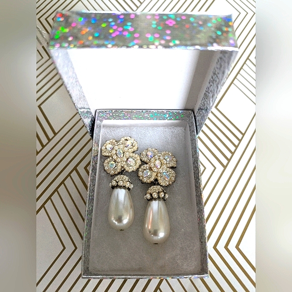 Vintage Tara Old Hollywood Glam Clip On Earrings - Picture 7 of 13